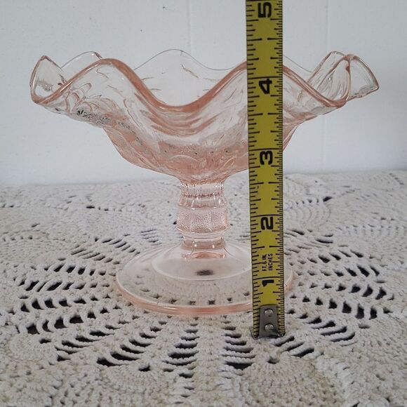 Beautiful Vintage Pink Dugan Depression Glass Footed Compote - Coin Spot Pattern - Picture 5 of 6